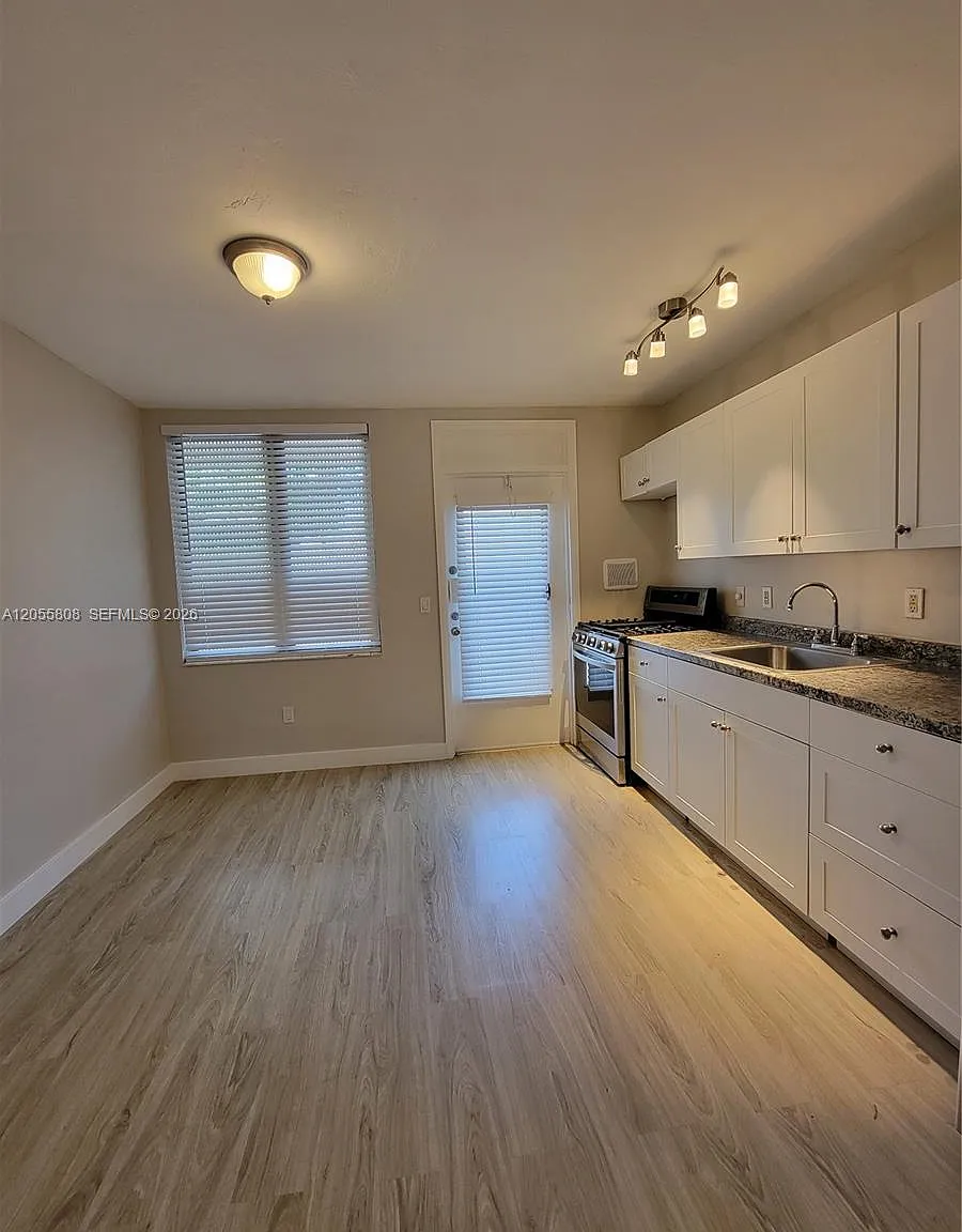Southern Star Condo — Photo 3
