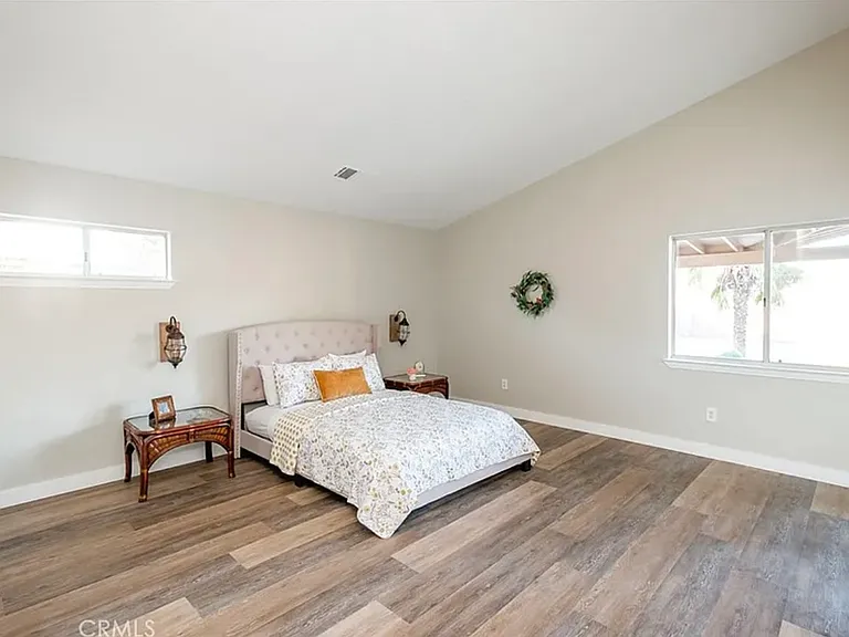 El Cajon Dr — Photo 16