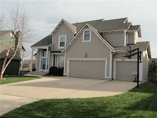 1st image of 1028 SW Sunflower Dr
