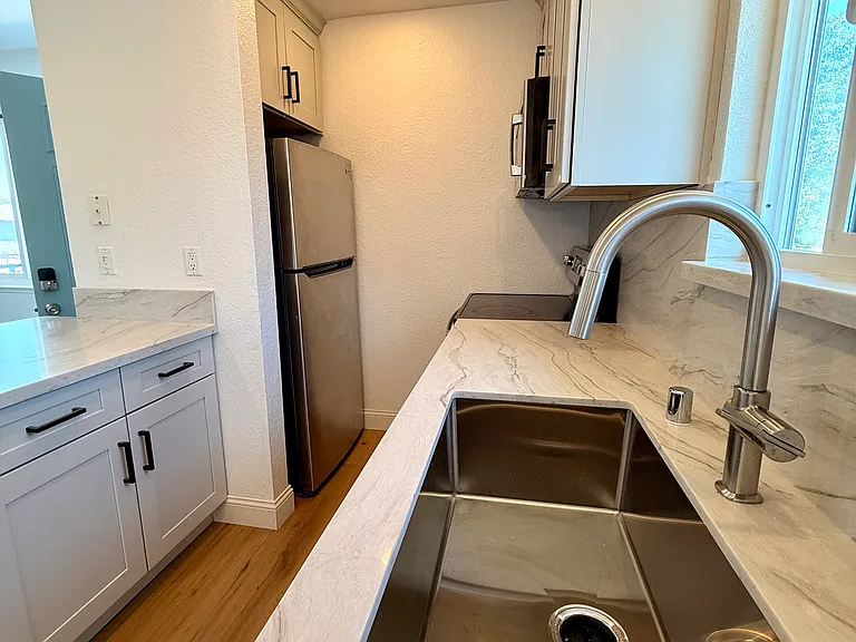 1265 Bouret Dr #4 — Photo 19