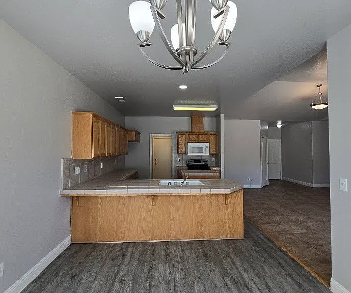 4726 N Erie Ave — Photo 7