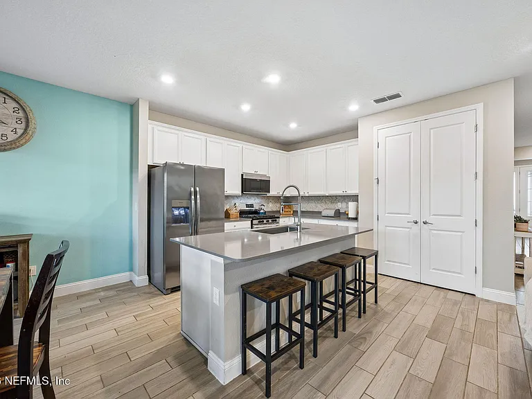 118 Sadler Ct — Photo 8