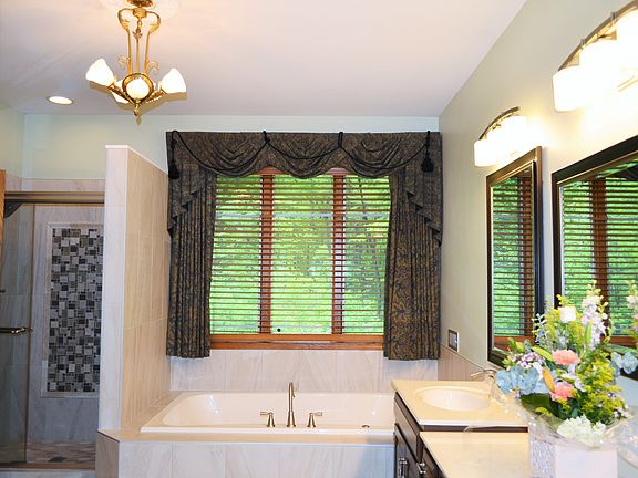 2nd image of 42W823 Clover Hill Ln