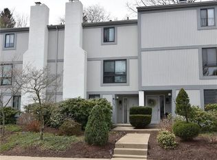1588 Pinehurst Dr, Upper St Clair, PA 15241