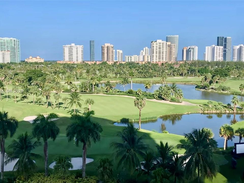 Villa Dorada Condominiums - 20200 W Country Club Dr Miami FL | Zillow