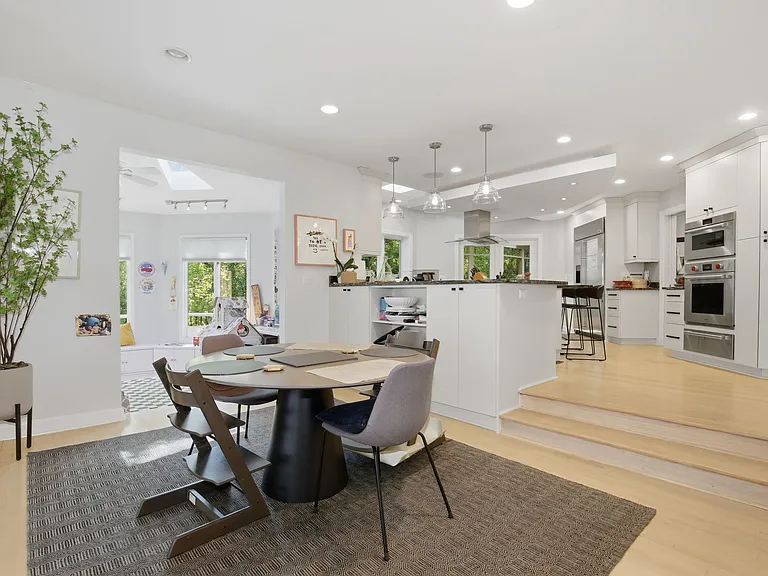 7005 Endicott Ct — Photo 16