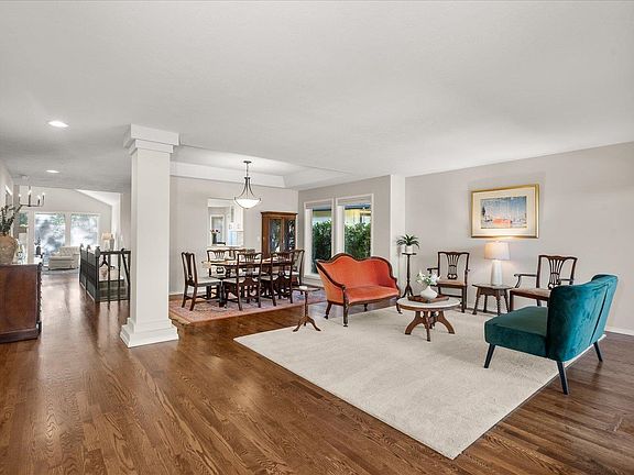 3rd image of 5107 S Saint Andrews Ln