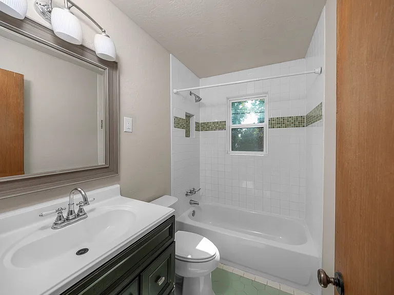 1502 NW 48th St — Photo 11