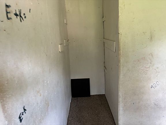 5th image of 140 Summerlin Ln