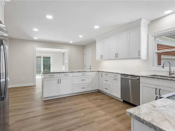 4012 Buchanan Dr, Hampton, VA 23669