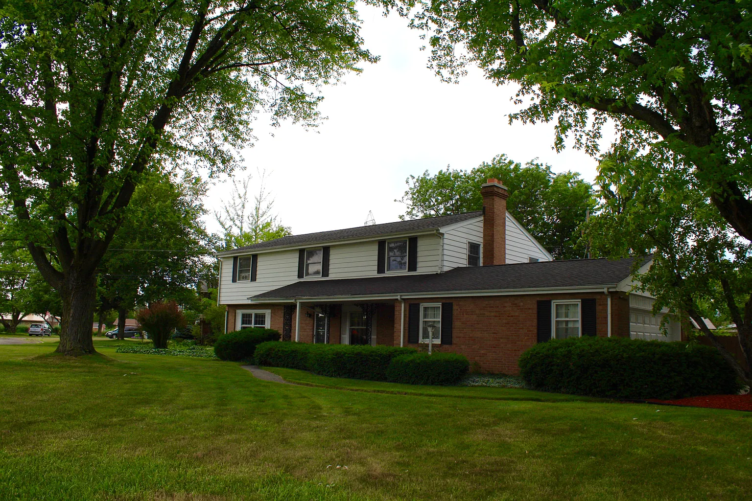 4670 Birchwood Dr photo 1