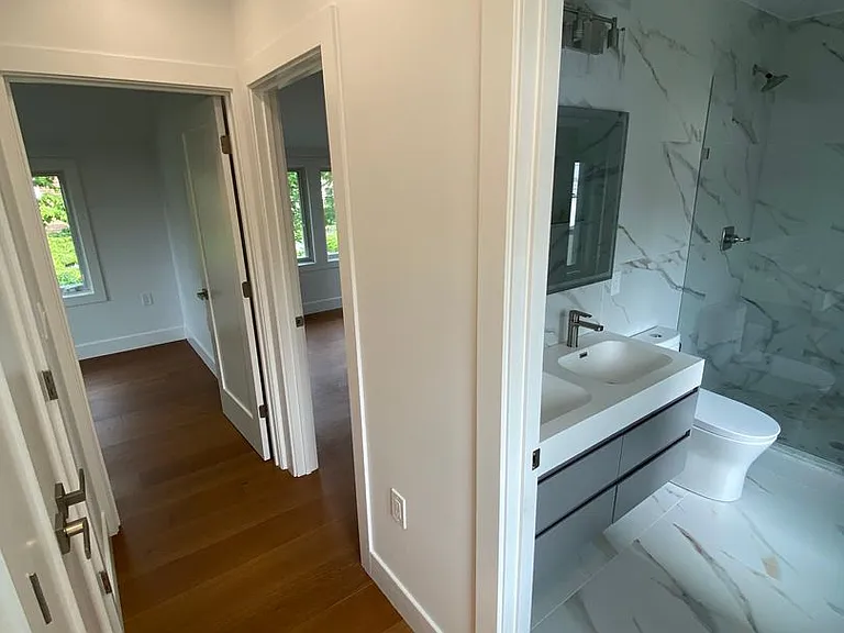 631 N Monroe St — Photo 20