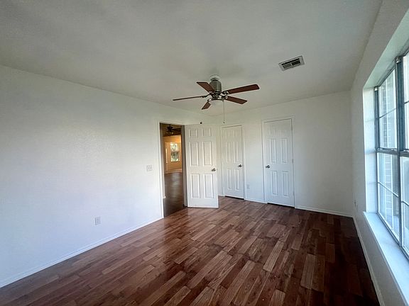 3rd image of 531 Walker St