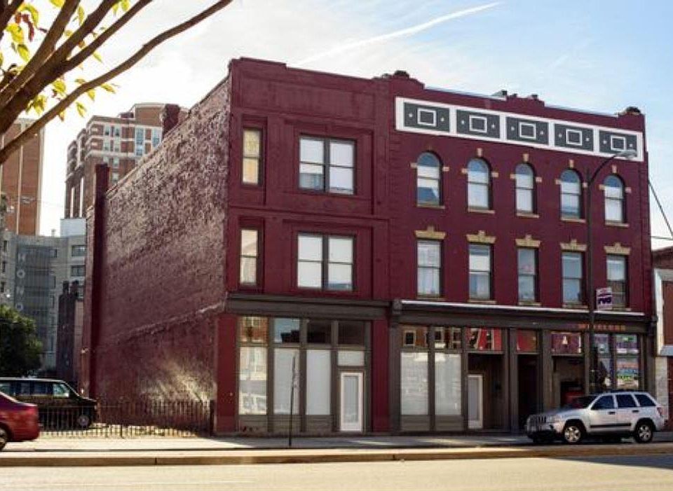 1st image of 711 W Broad St #306