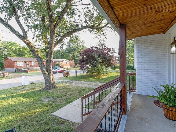 3rd image of 3120 Ewingwood Dr