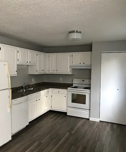 422 N 1st St #4 — Photo 10