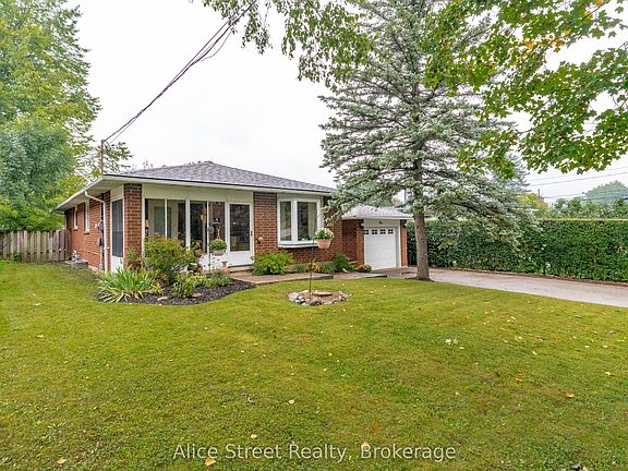 3rd image of 5 Glenbrook Dr