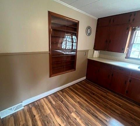 4th image of 1008 Willard Dr