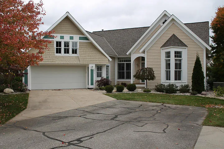 1011 Water Lily Ct photo 1