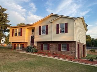 1233 Kentland Dr, King, NC 27021