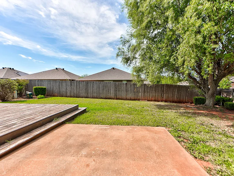 608 Cavecreek St — Photo 42