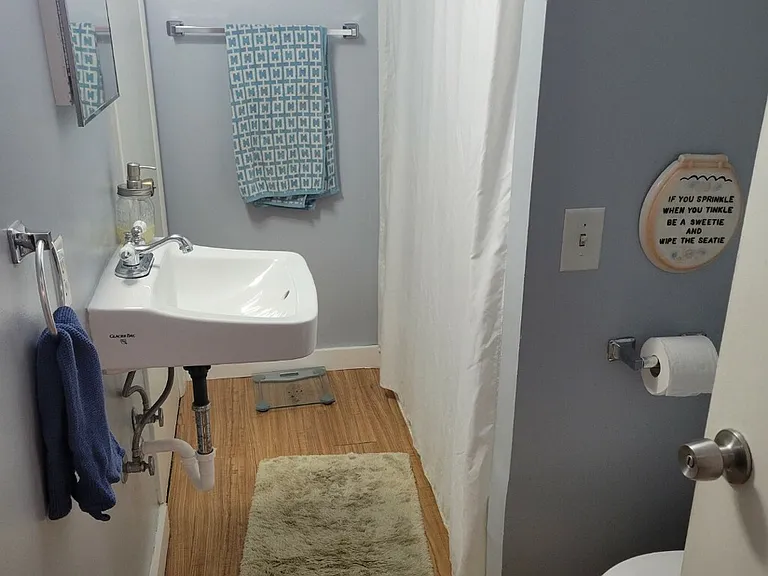 417 NW 42nd St #1/2 — Photo 10