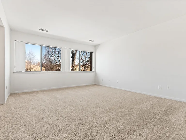 Legacy Place Apartments - Southfield, MI — Photo 9