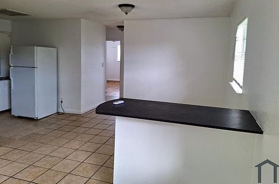 5th image of 2701 Nemec St #3