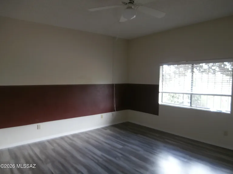 870 W Calle De Emilia — Photo 21