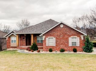 2719 N Skyview Ln, Ozark, MO 65721