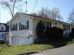 1 Walnut St, Clinton, CT 06413