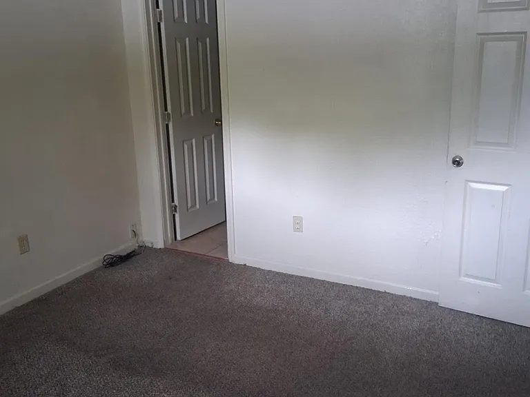 838 Mansfield St — Photo 4