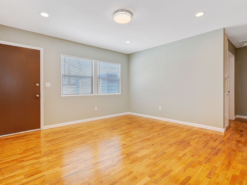 1st image of 921 Euclid Ave