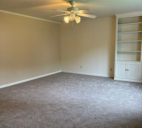 4th image of 420 E Summit St