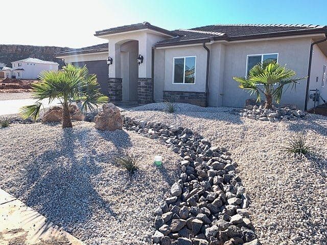 1st image of 3322 E Holly Dr