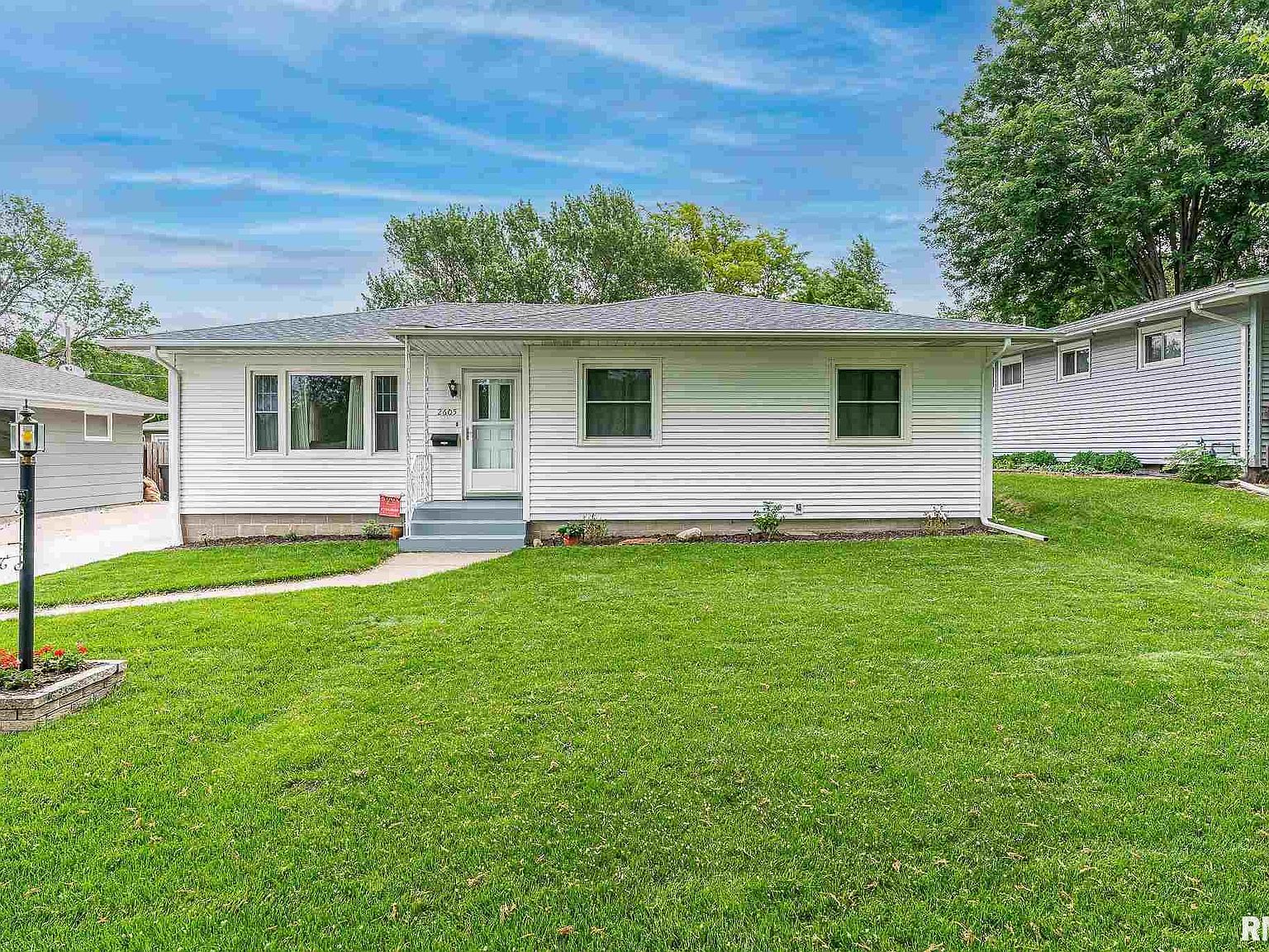 2605 Belle Ave, Davenport, IA 52803 | Zillow