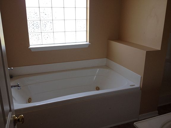 Garden Tub in Master Bathroom