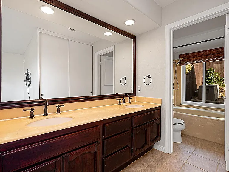 1808 Avenida La Posta — Photo 25
