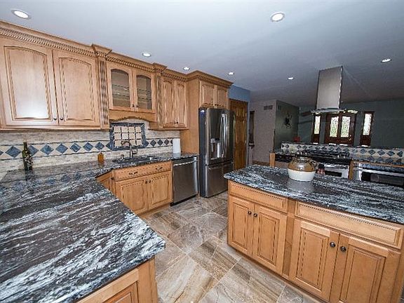 3rd image of 8831 Bluejay View Dr