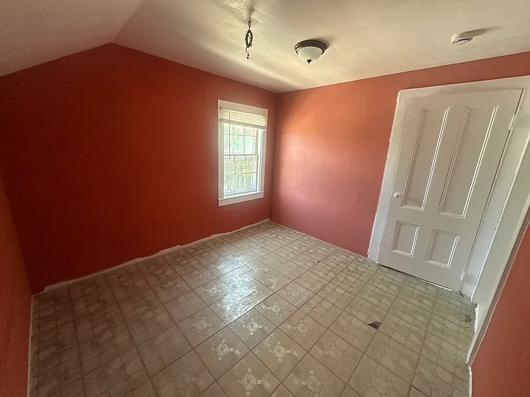 Second attic bonus room with excellent storage