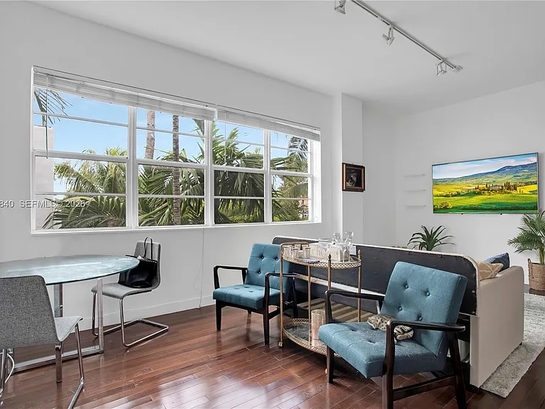 935 Euclid Ave #8 — Photo 5