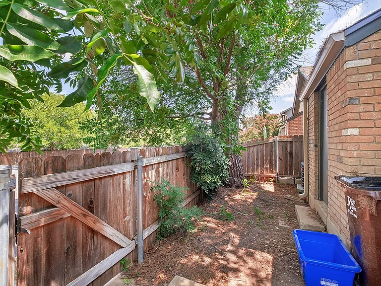 1015 E Yager Ln #147 — Photo 17