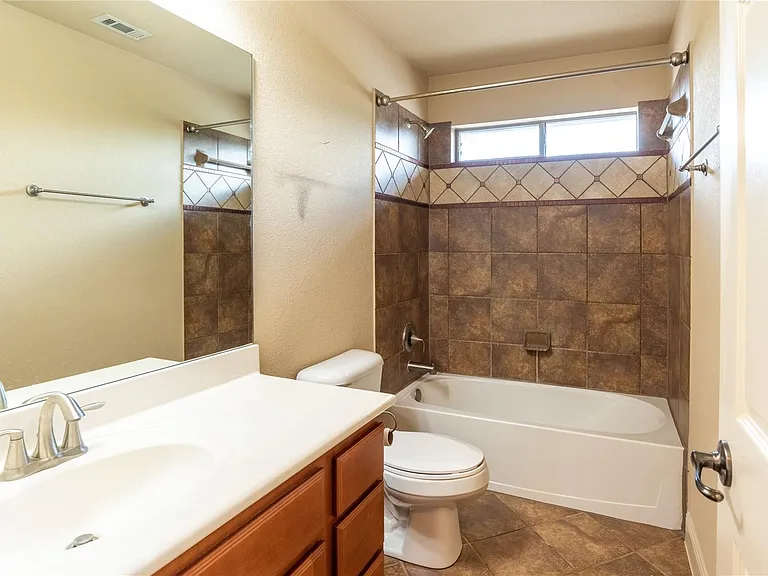 1898 Long Bow Dr — Photo 24