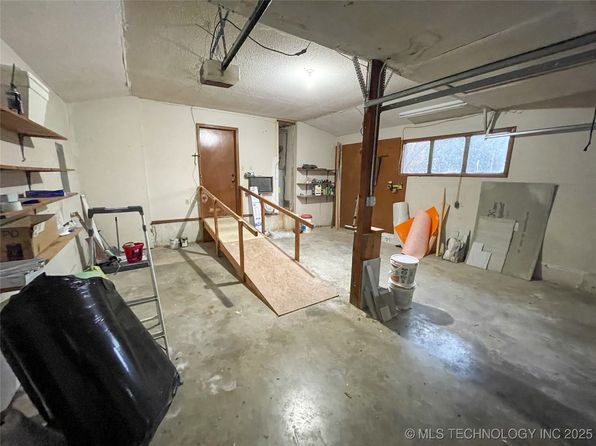 615 E Schley St, Vian, OK 74962