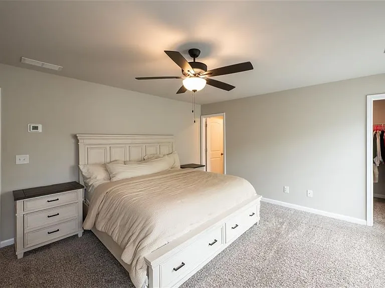 819 Ash St — Photo 17