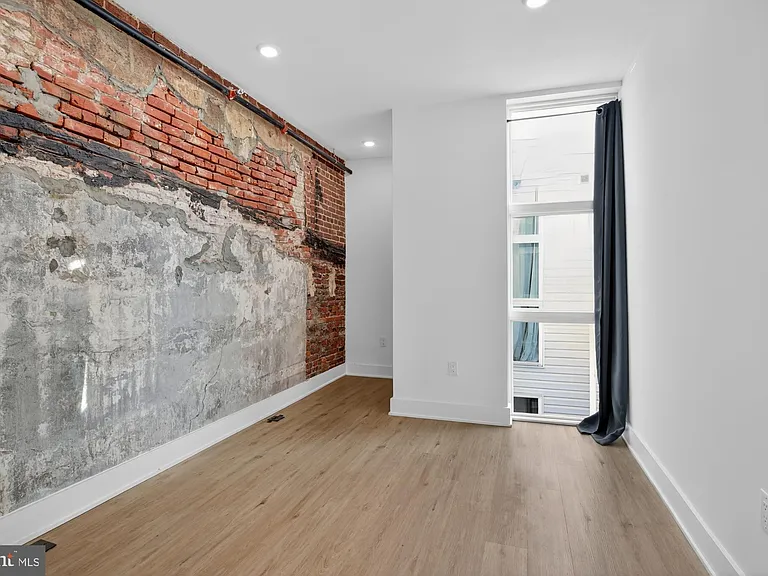 59 N 2nd St #14 — Photo 21