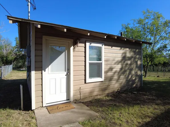 723 Quinlan St, Kerrville, TX 78028