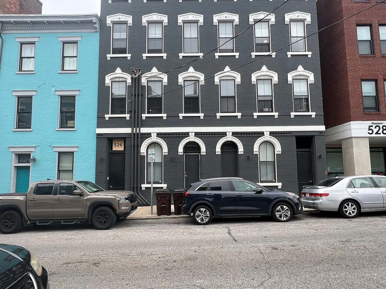 526 E 12th — Photo 2