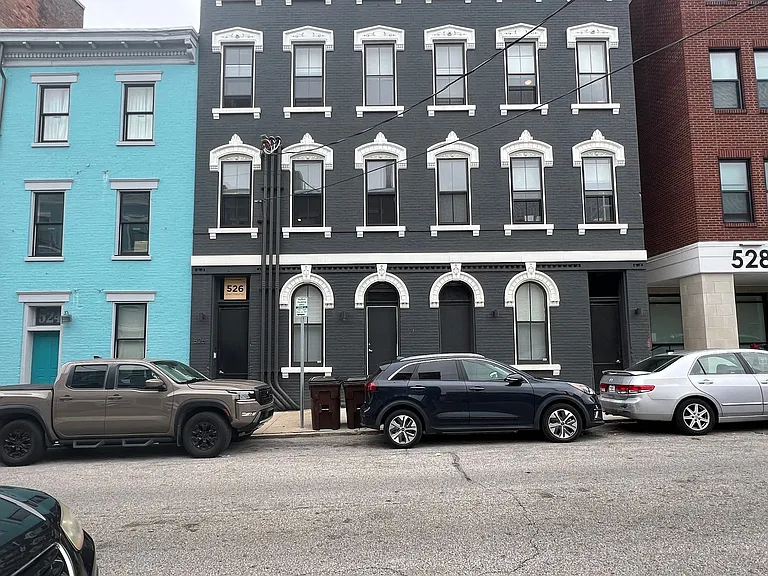 526 E 12th — Photo 2