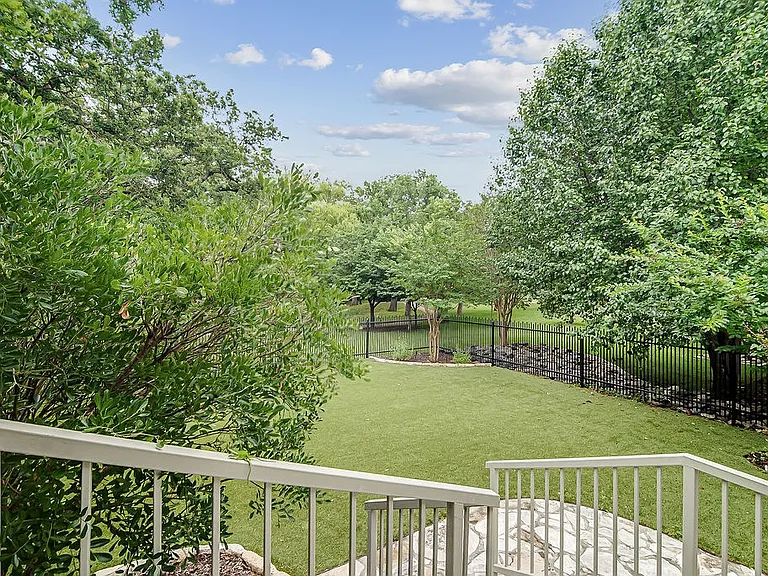 218 E Creekview Dr — Photo 32